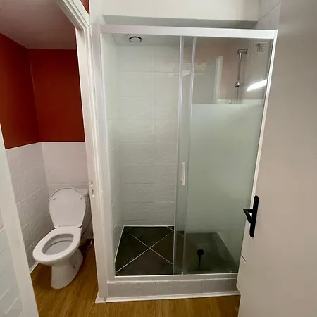 Calme Et Bien Decore Apartament